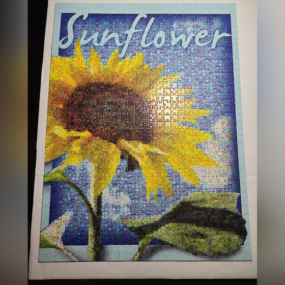 Buffalo Photomosaic Sunflower 1026 pieces 27"x20" Puzzle Complete w/Poster - Picture 3 of 5